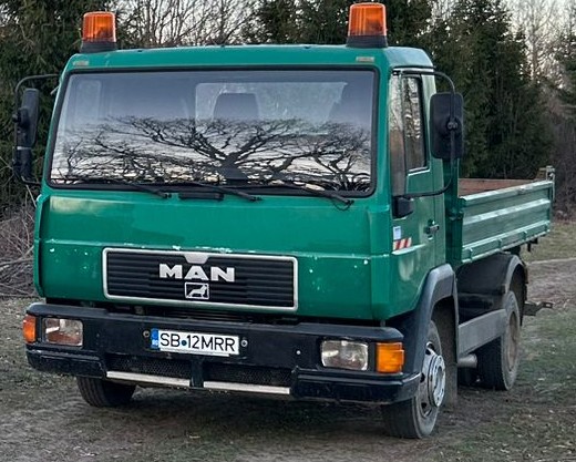 Camionetă Transport Basculabil